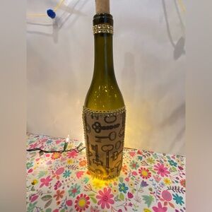 Decorative Key Pattern Wine Bottle Light
